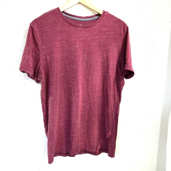 Denver Hayes | Men's Red T-Shirt - Picture 1 of 8